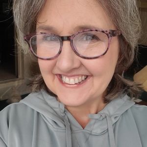 Meet your Posher, Stacy